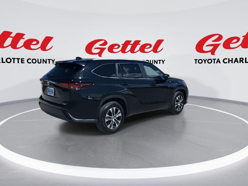 used 2024 Toyota Highlander car, priced at $34,984