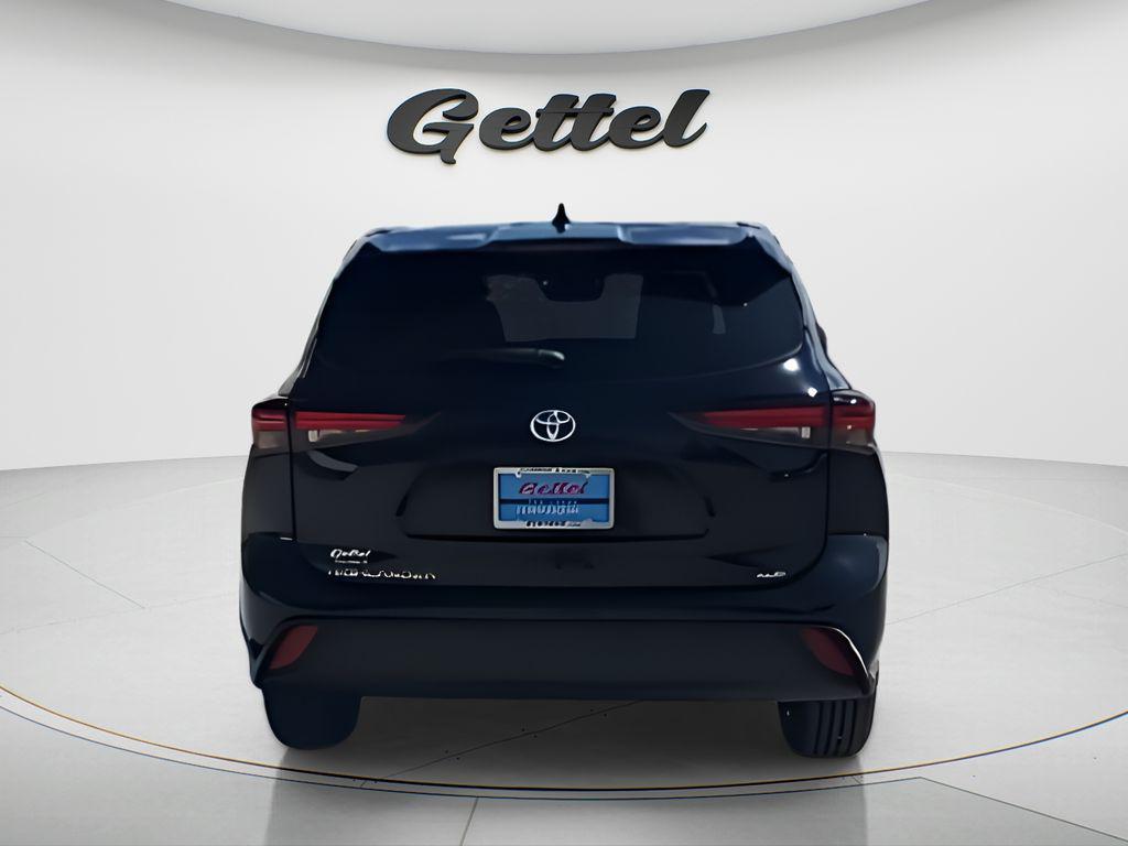 used 2024 Toyota Highlander car, priced at $32,800