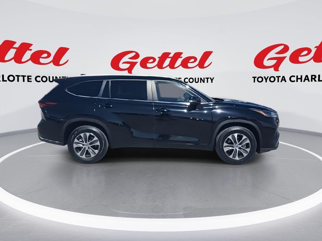 used 2024 Toyota Highlander car, priced at $34,984