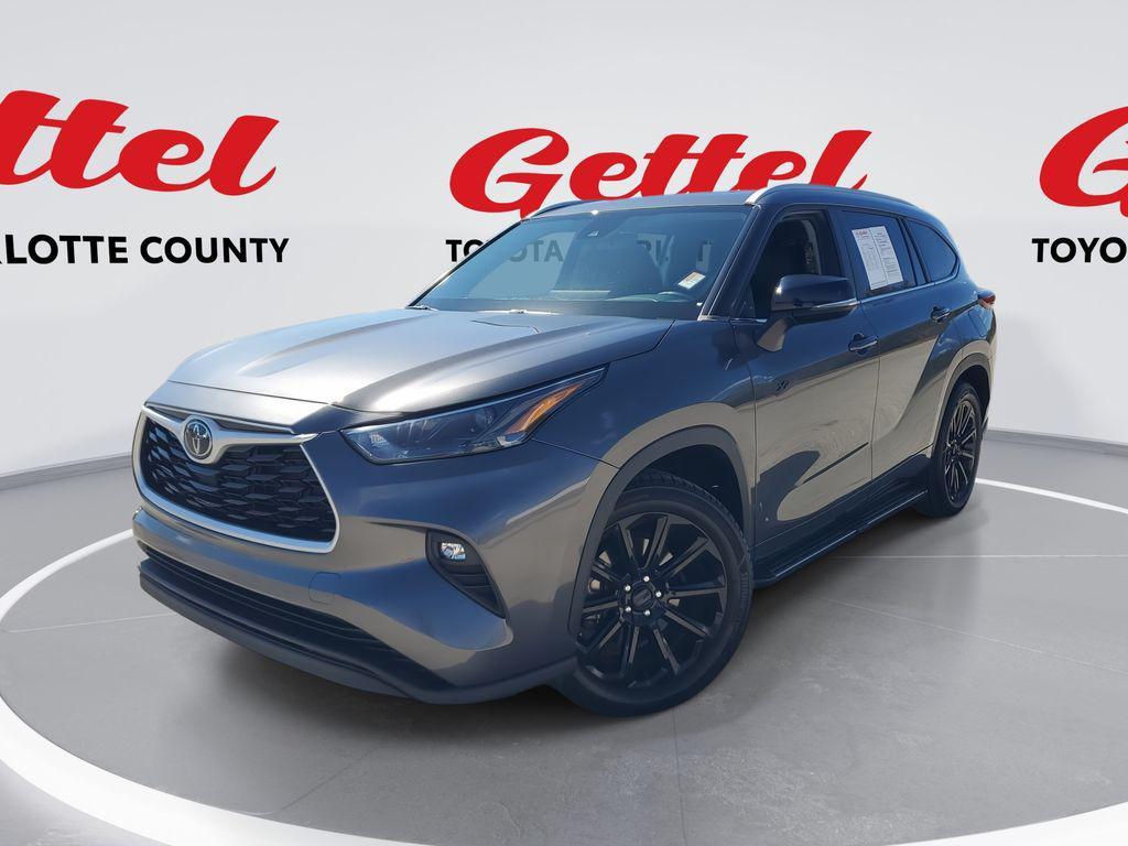 used 2023 Toyota Highlander car, priced at $36,184