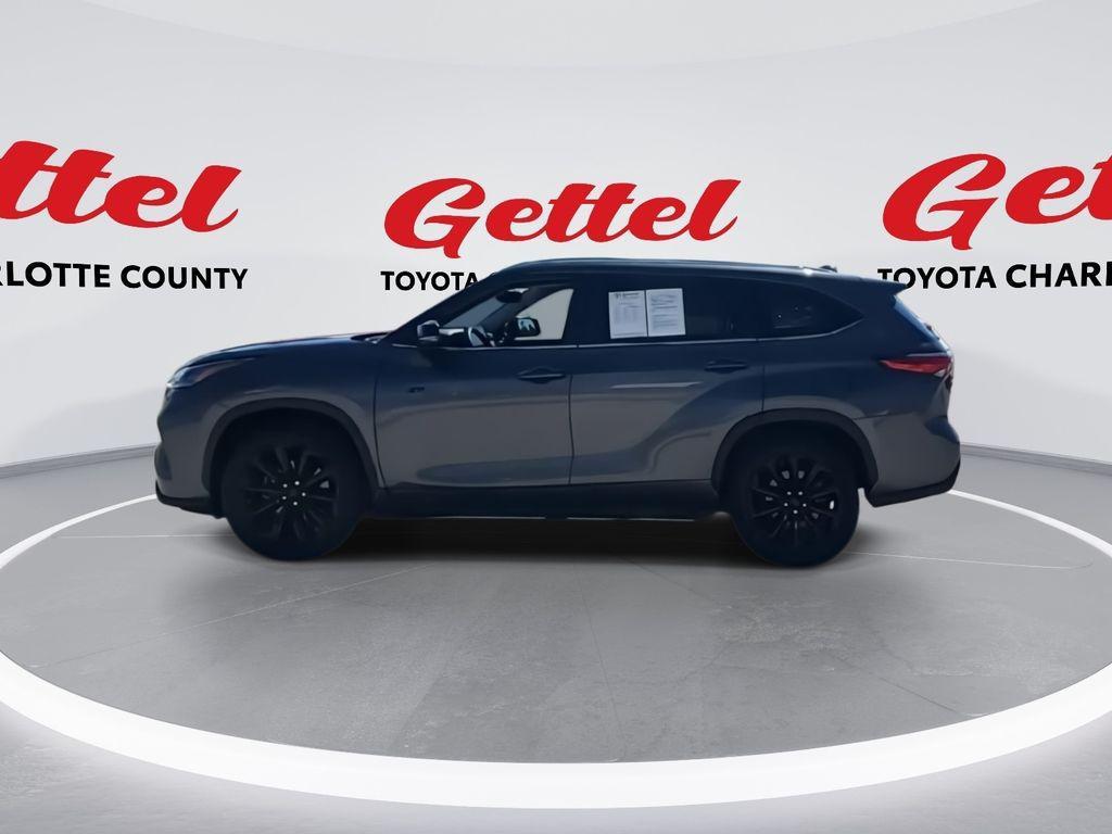 used 2023 Toyota Highlander car, priced at $36,184