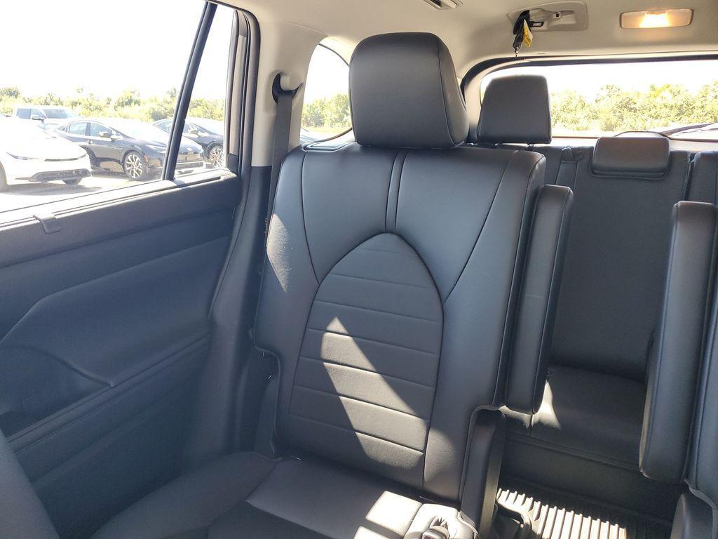 used 2023 Toyota Highlander car, priced at $36,184