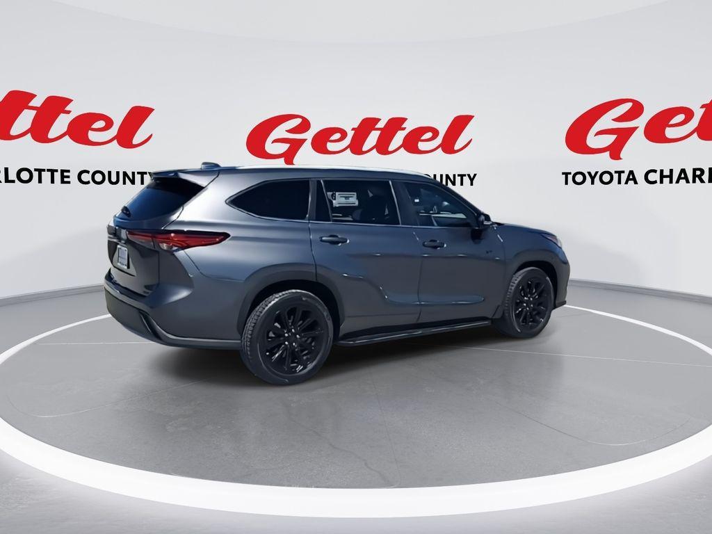 used 2023 Toyota Highlander car, priced at $36,184