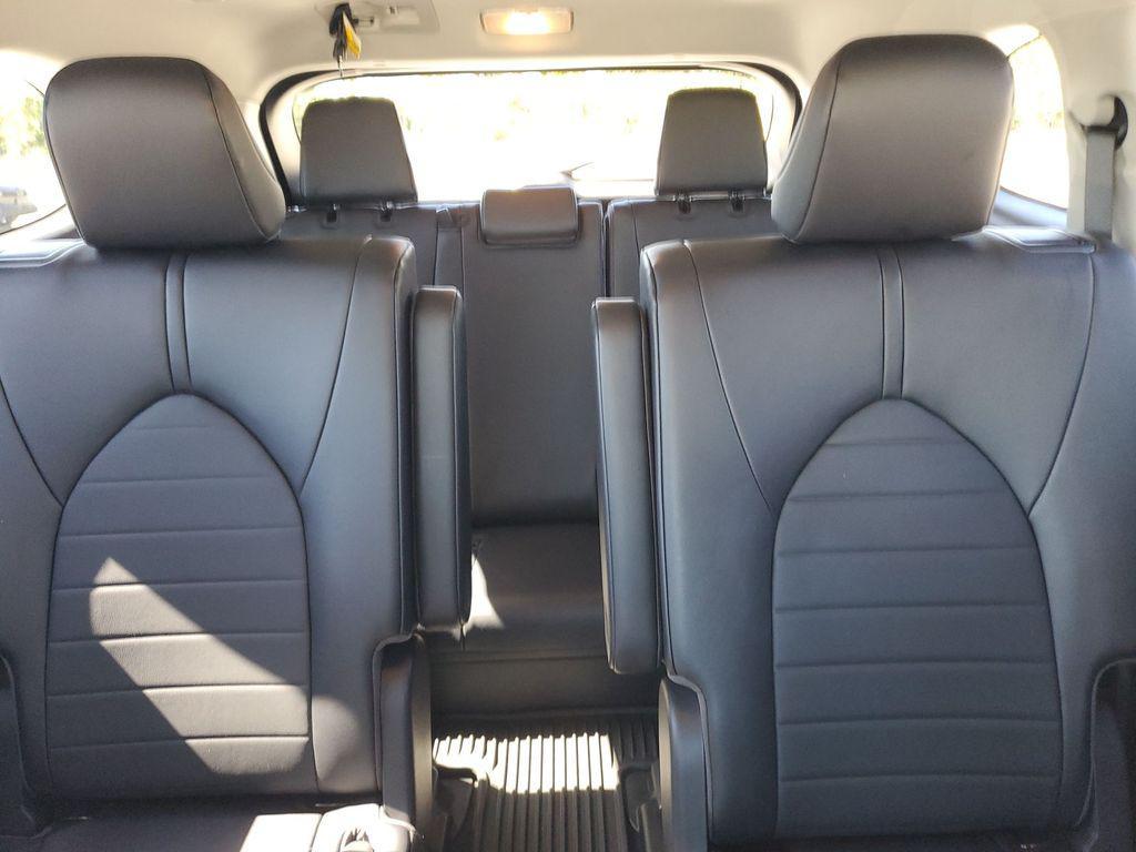 used 2023 Toyota Highlander car, priced at $36,184