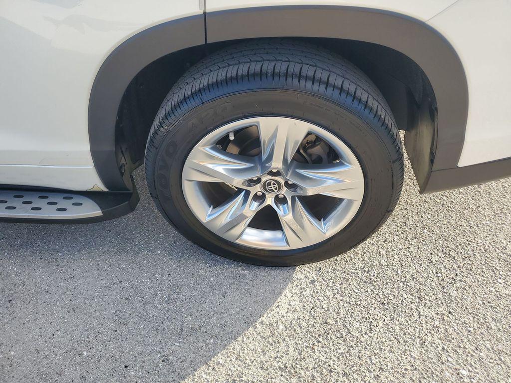 used 2019 Toyota Highlander car, priced at $28,488