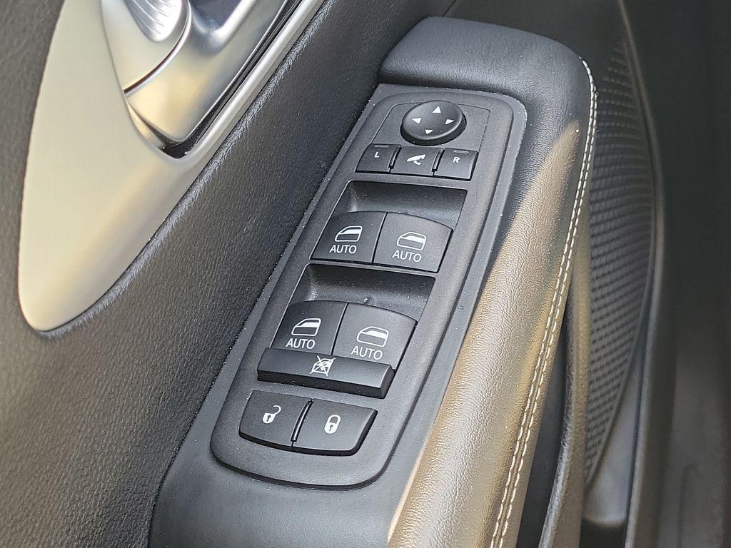 used 2025 Chrysler Pacifica car, priced at $32,861