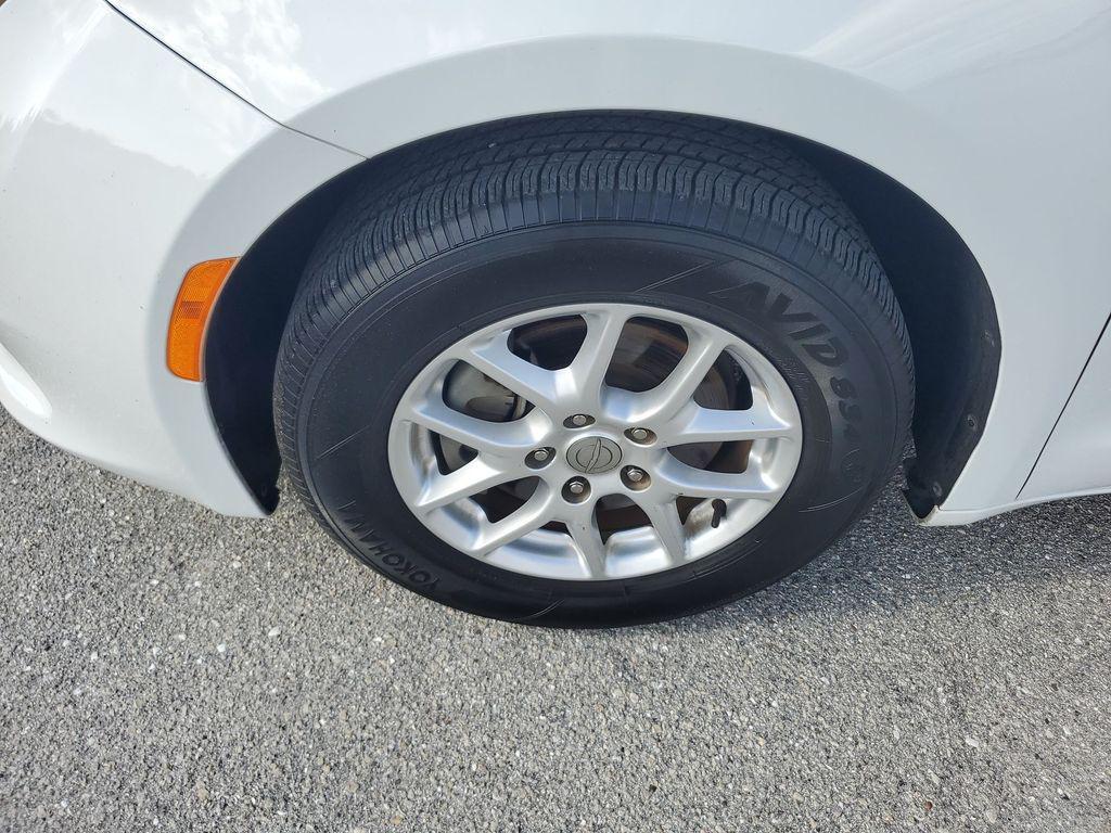 used 2019 Chrysler Pacifica car, priced at $12,017