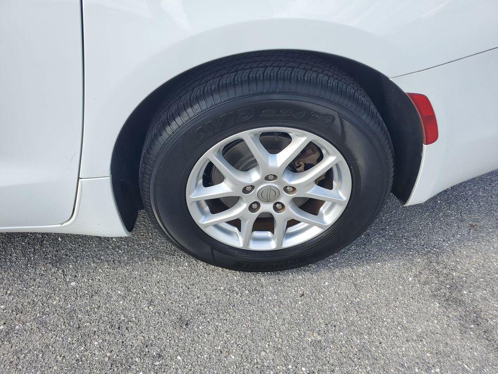 used 2019 Chrysler Pacifica car, priced at $12,017