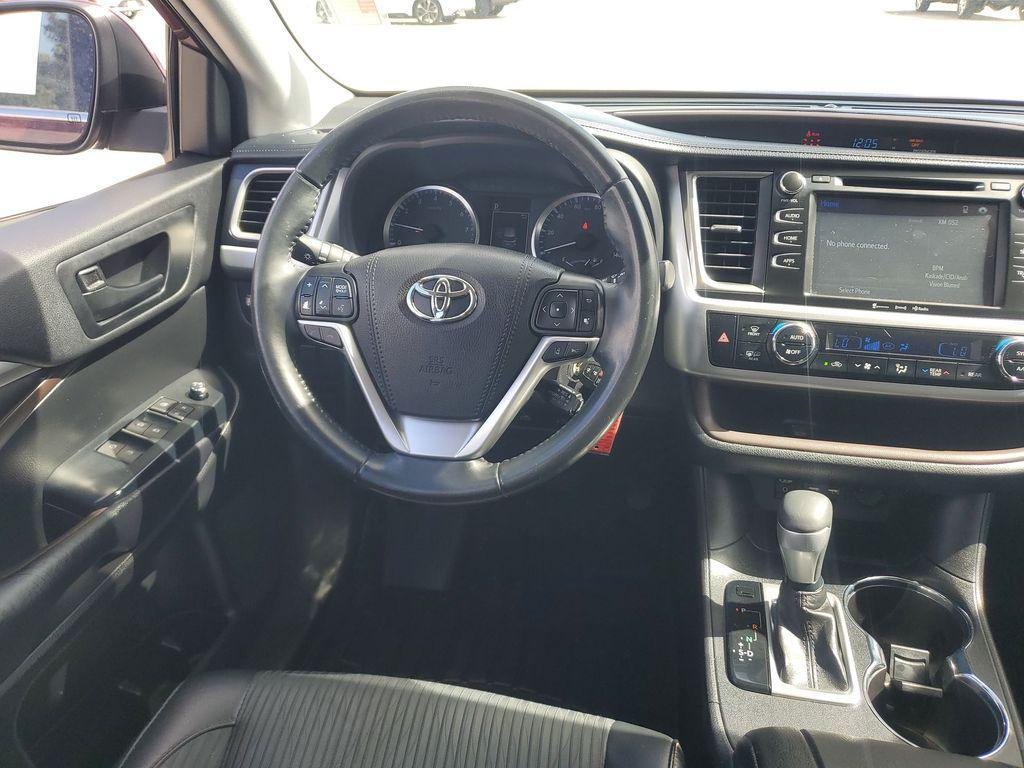 used 2019 Toyota Highlander car, priced at $21,447