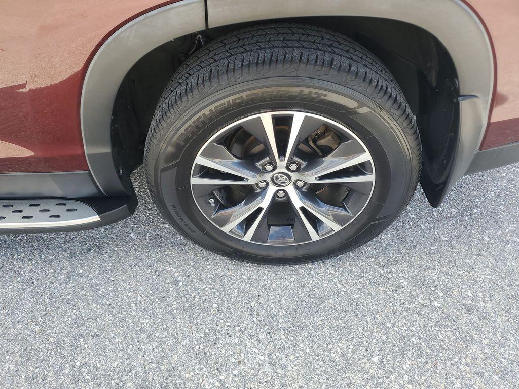 used 2019 Toyota Highlander car, priced at $21,447