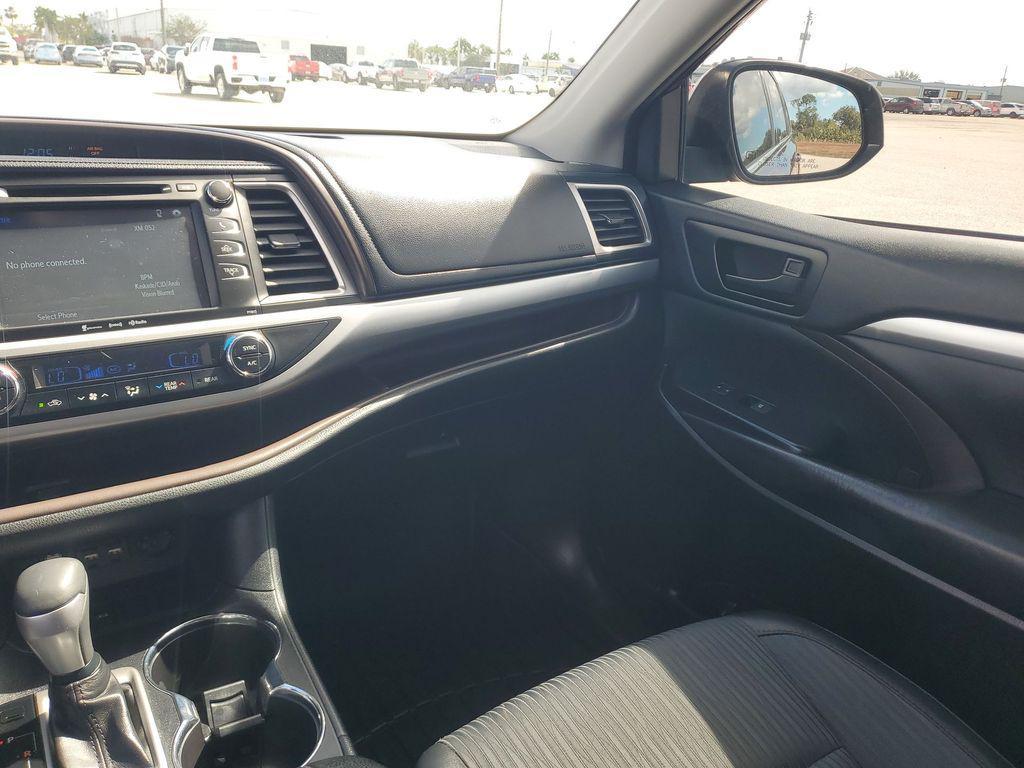 used 2019 Toyota Highlander car, priced at $21,447