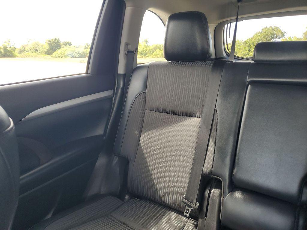 used 2019 Toyota Highlander car, priced at $21,447