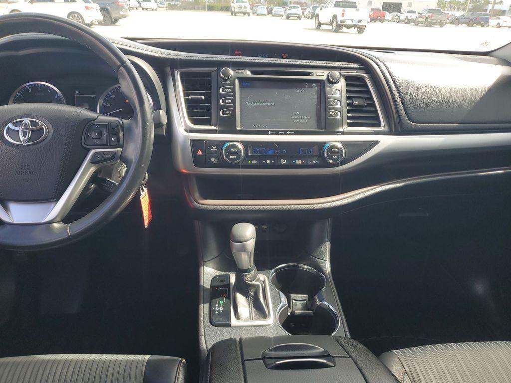 used 2019 Toyota Highlander car, priced at $21,447