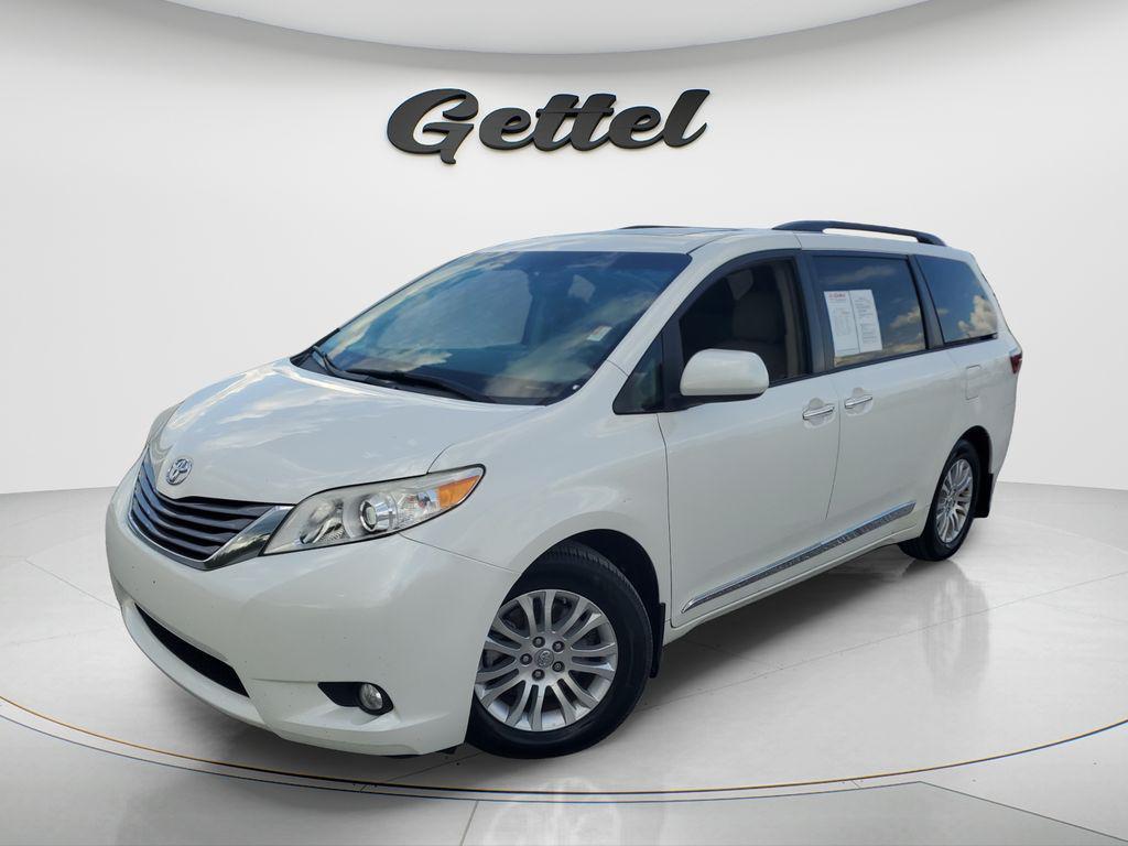 used 2017 Toyota Sienna car, priced at $18,561
