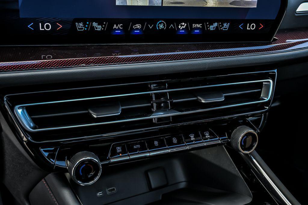 new 2026 Chevrolet Traverse car, priced at $60,614