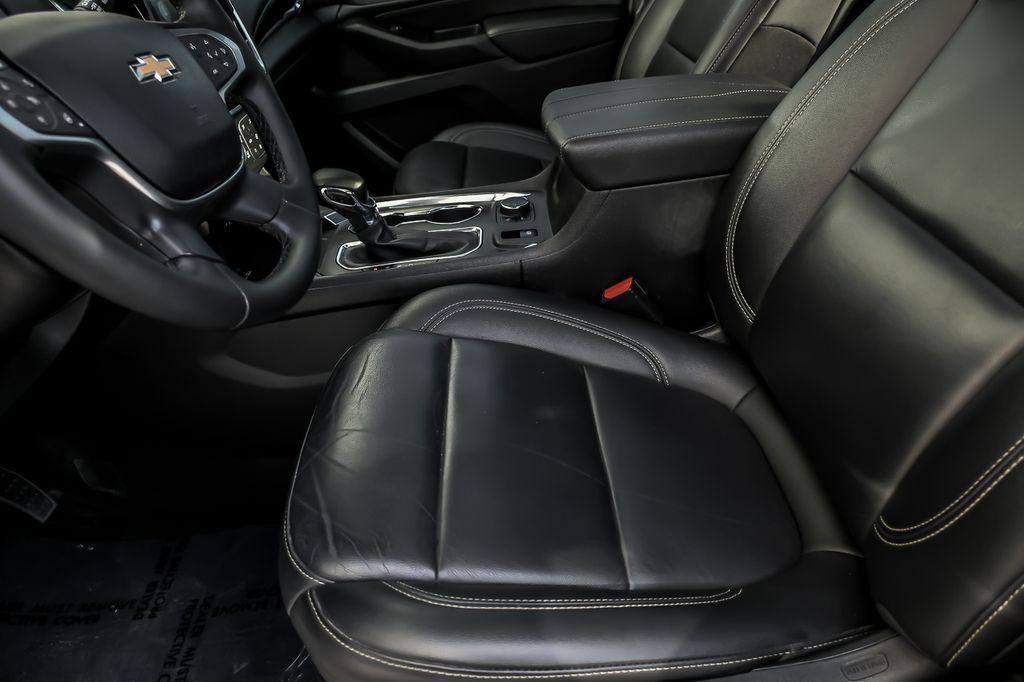 used 2023 Chevrolet Traverse car, priced at $27,300