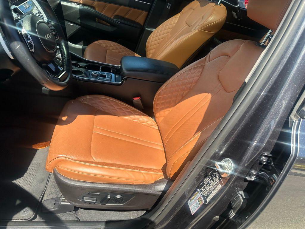 used 2022 Kia Sorento car, priced at $30,900