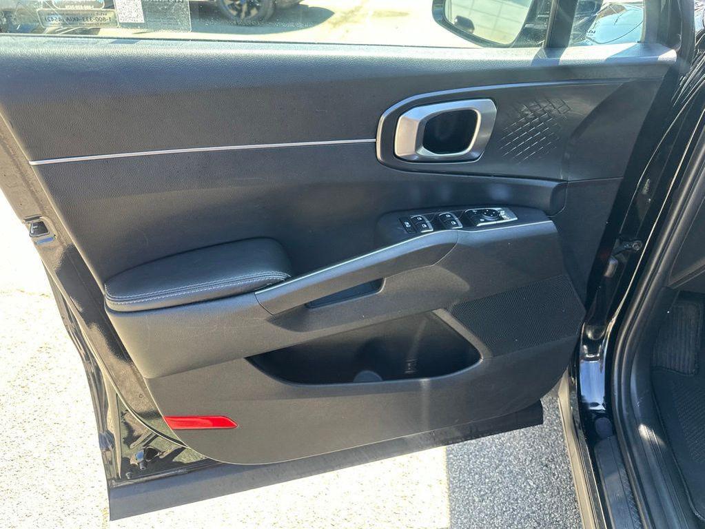 used 2024 Kia Sorento car, priced at $32,000
