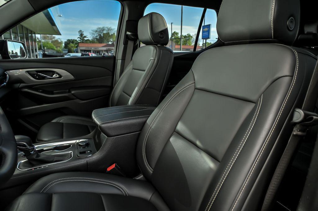 used 2023 Chevrolet Traverse car, priced at $34,000