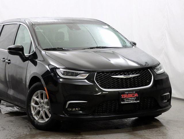 used 2023 Chrysler Pacifica car, priced at $21,000