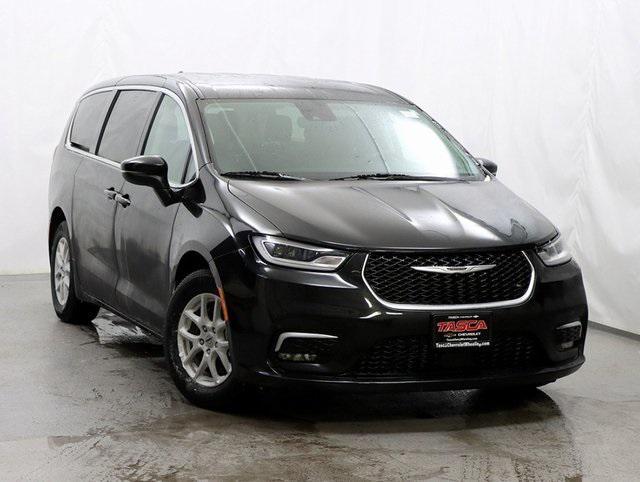 used 2023 Chrysler Pacifica car, priced at $21,000