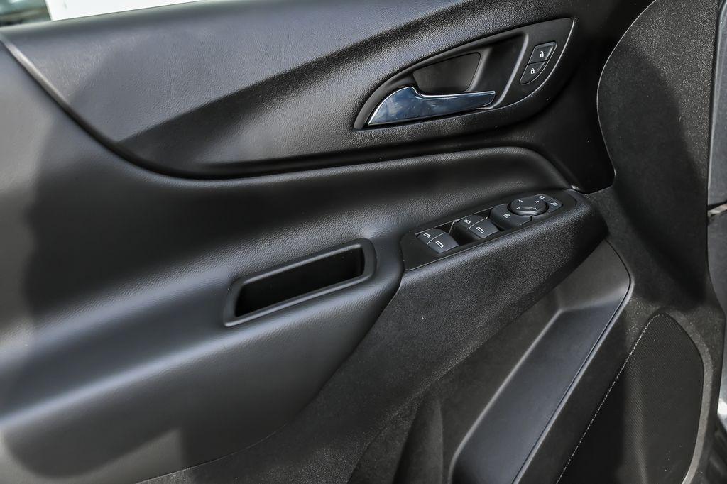used 2022 Chevrolet Equinox car, priced at $17,000