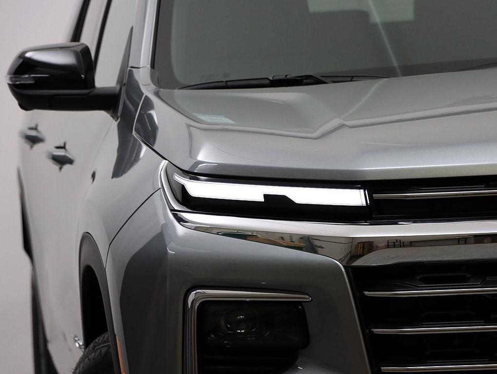new 2026 Chevrolet Traverse car, priced at $45,990