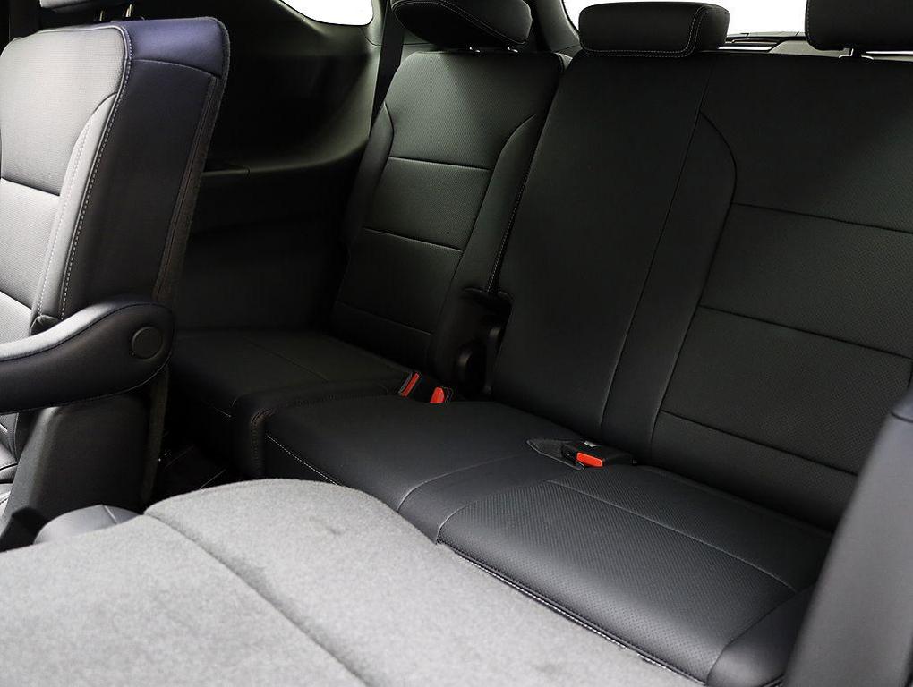 new 2026 Chevrolet Traverse car, priced at $45,990