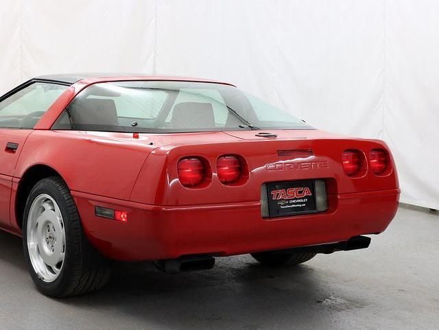 used 1992 Chevrolet Corvette car, priced at $15,900