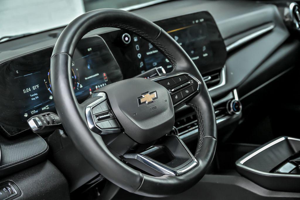 used 2025 Chevrolet Equinox car, priced at $26,700