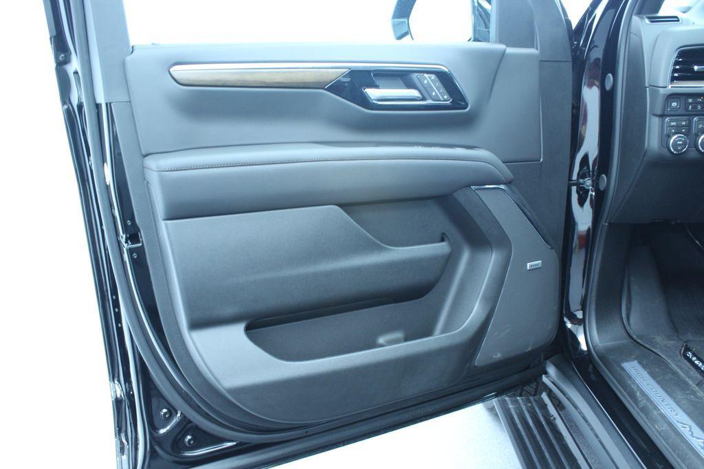 new 2026 Chevrolet Suburban car, priced at $99,695