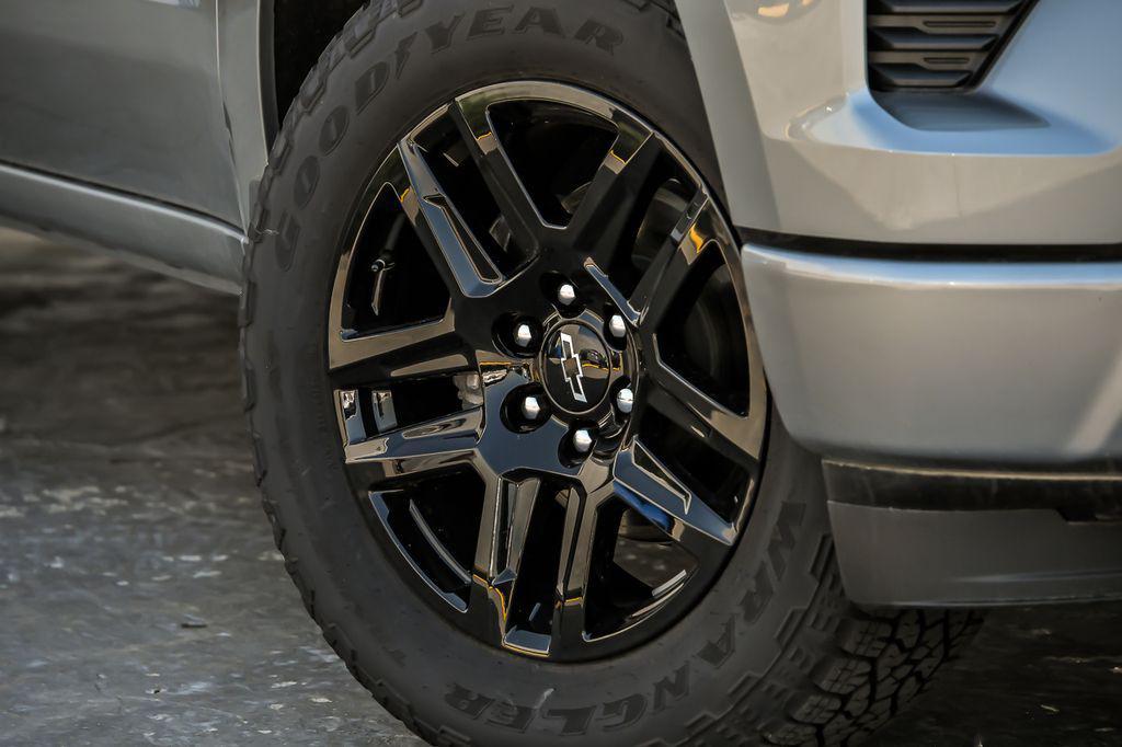 new 2025 Chevrolet Silverado 1500 car, priced at $49,570