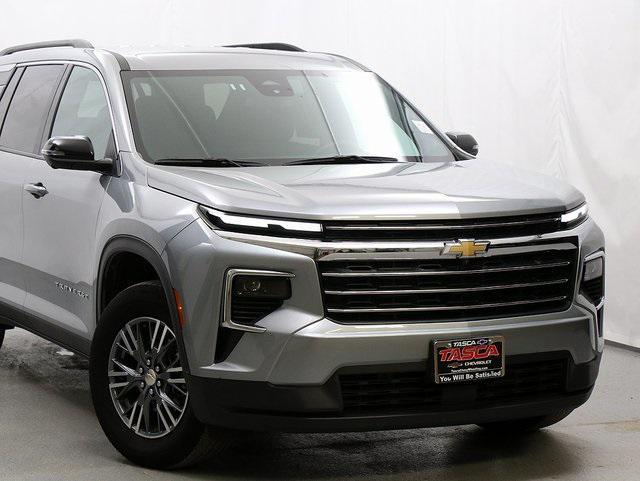 used 2024 Chevrolet Traverse car, priced at $33,000