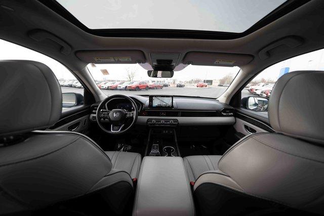 used 2025 Honda Pilot car, priced at $43,001