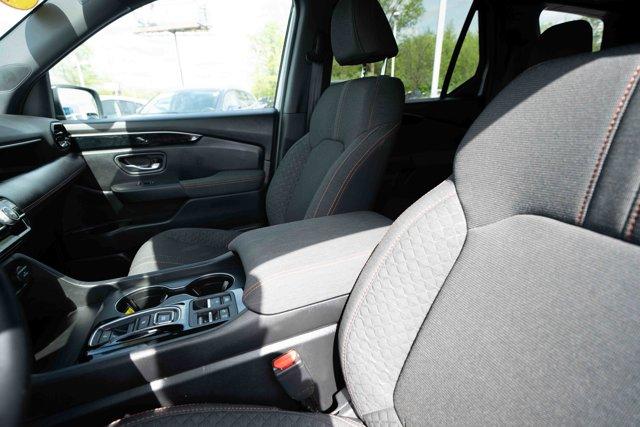 used 2025 Honda Pilot car, priced at $43,750