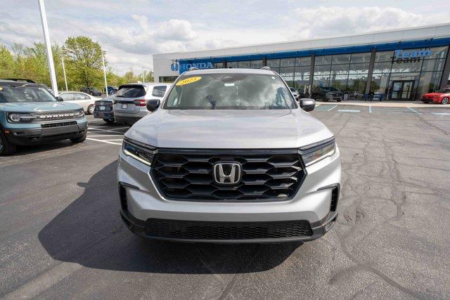 used 2025 Honda Pilot car, priced at $43,750