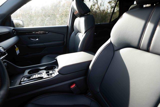 new 2025 Honda Pilot car, priced at $48,619