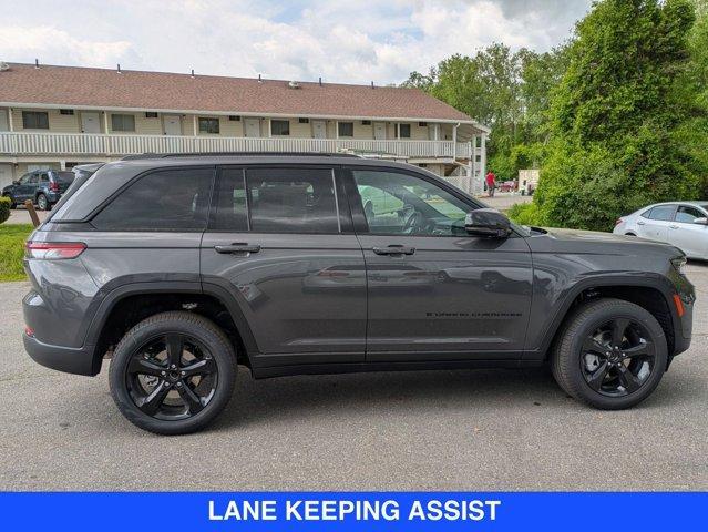 new 2025 Jeep Grand Cherokee car, priced at $45,586