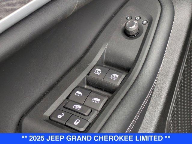new 2025 Jeep Grand Cherokee car, priced at $45,586