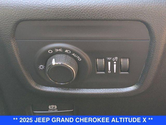 new 2025 Jeep Grand Cherokee car, priced at $48,375