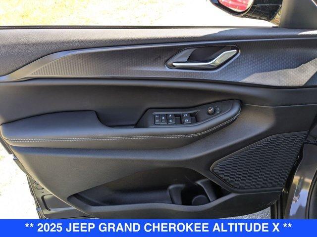 new 2025 Jeep Grand Cherokee car, priced at $48,375