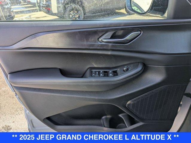 new 2025 Jeep Grand Cherokee L car, priced at $42,574