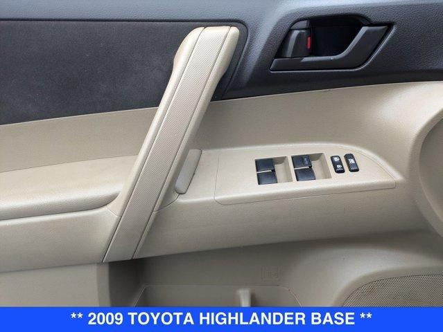 used 2009 Toyota Highlander car, priced at $8,917