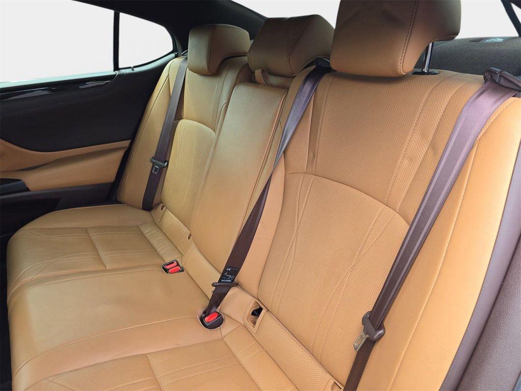 used 2019 Lexus ES 300h car, priced at $23,994