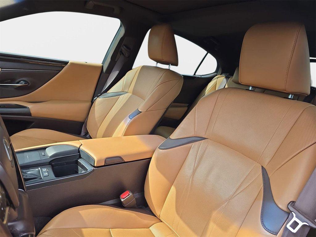 used 2019 Lexus ES 300h car, priced at $23,994