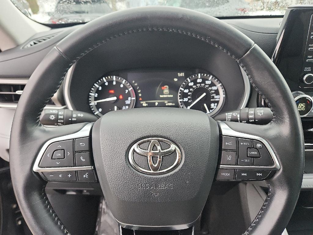used 2020 Toyota Highlander car, priced at $28,451