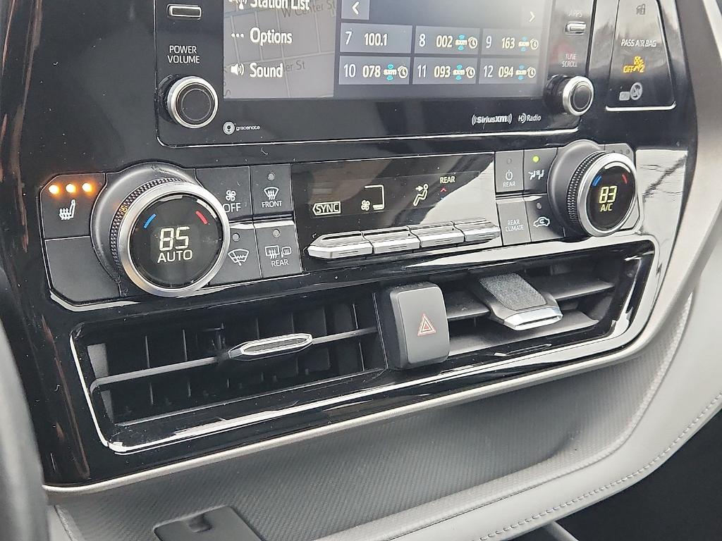 used 2020 Toyota Highlander car, priced at $28,451