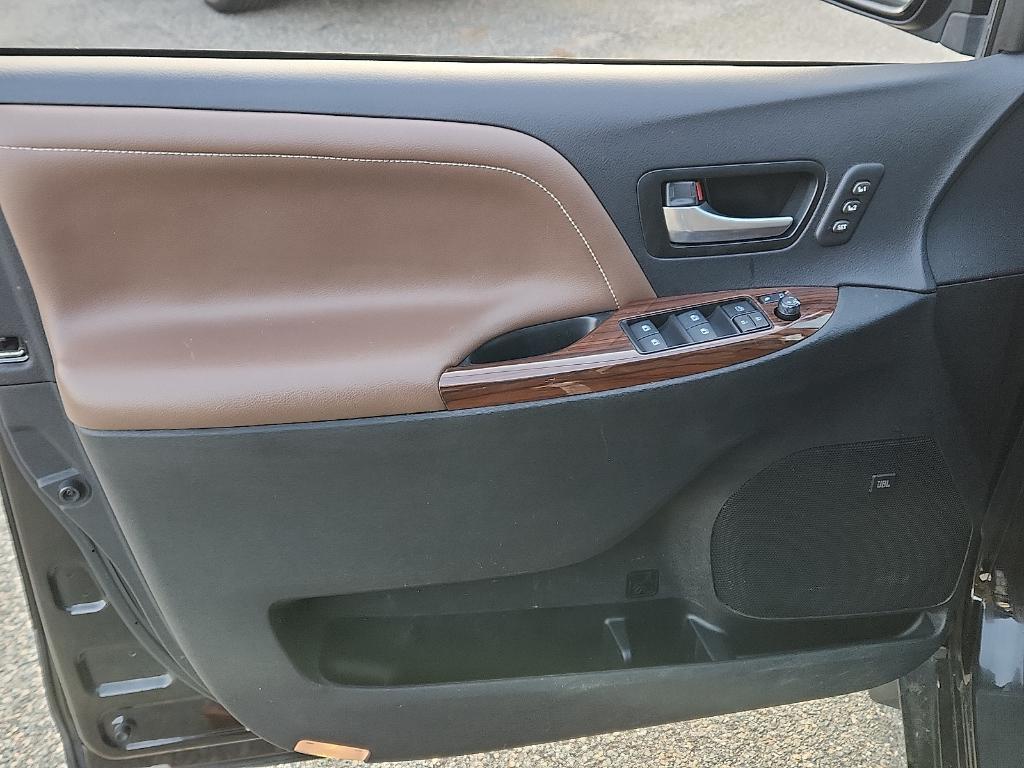 used 2017 Toyota Sienna car, priced at $22,713