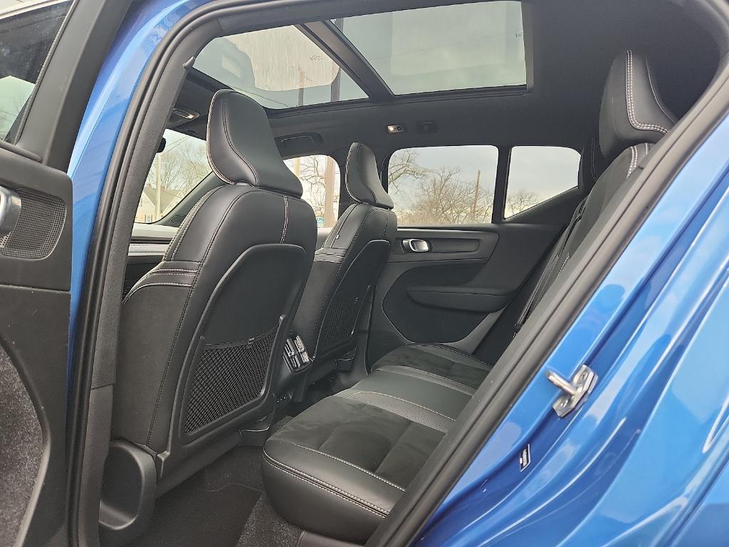 used 2021 Volvo XC40 car, priced at $22,492