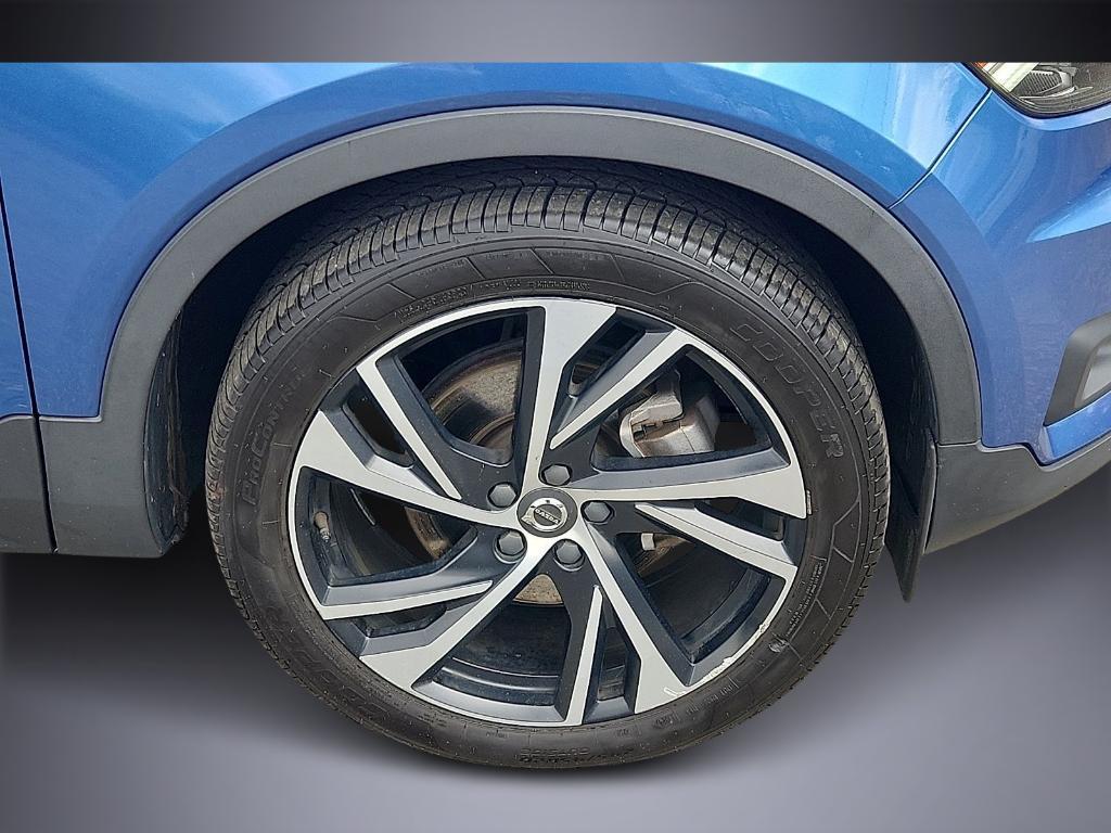 used 2021 Volvo XC40 car, priced at $22,492